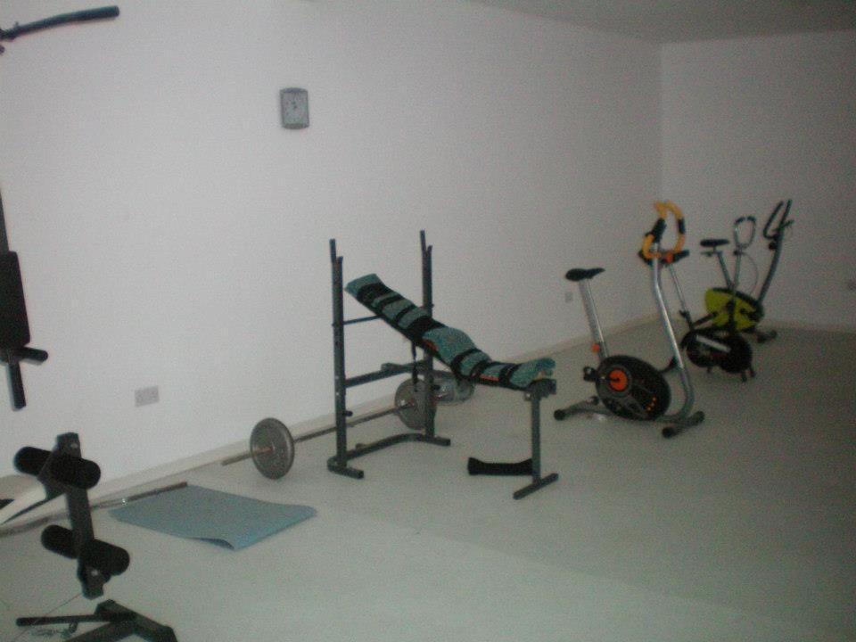 103 Elegant 2 Bed Apartment With Free Wifi, Ac, Pool & Gym! Larnaca Buitenkant foto